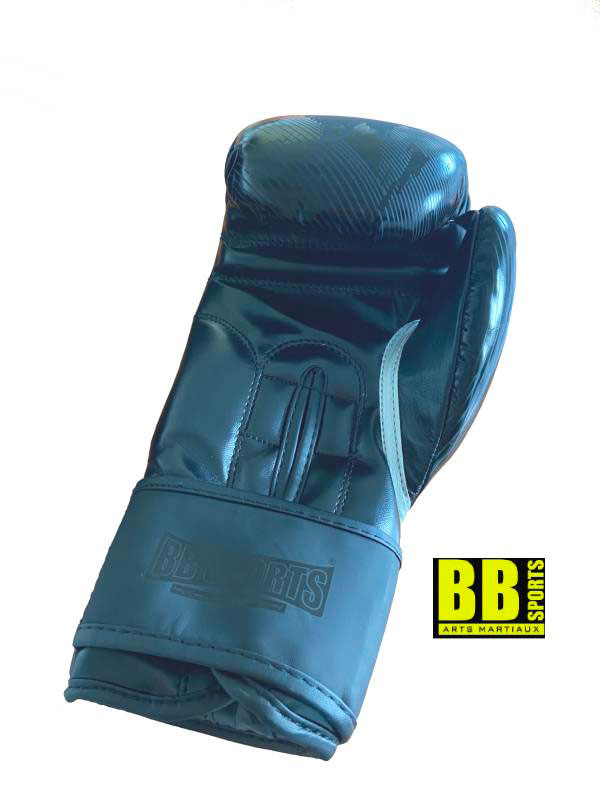 Gants De Conditionnement Physique Et Homme Noir Combat Pour L'entraînement  Sportif Et Entraînement En Studio Avec Muscle Fort. Box Image stock - Image  du boxe, noir: 267040573