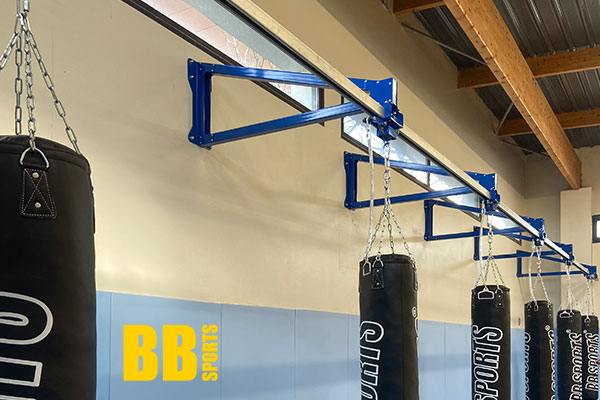 Support plafond sac de boxe